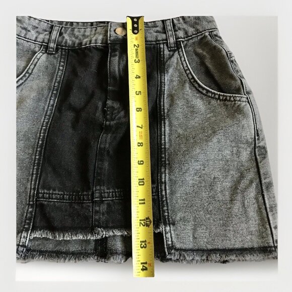 Prettylittlething Y2K Fashion Two-toned Dark Wash Denim Jean Mini Skirt Size 0 - Picture 5 of 5